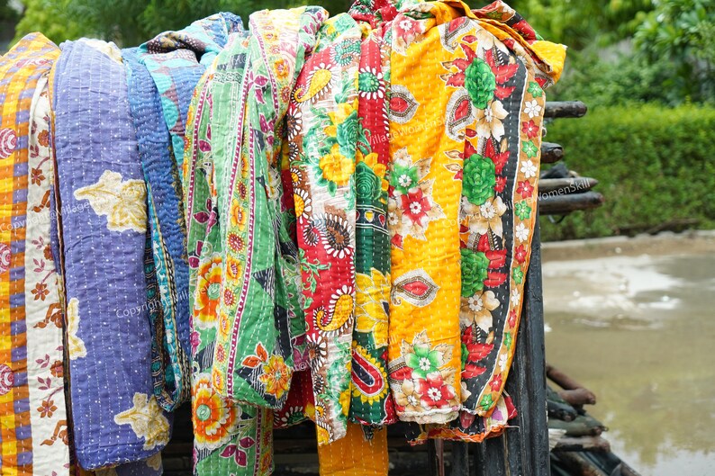 Großhandel Lot Vintage Kantha Quilt, indische Sari Quilt Kantha Decke Antike Kantha Twin Tagesdecke Bettwäsche Boho Kantha handgemachte Quilts Bild 10