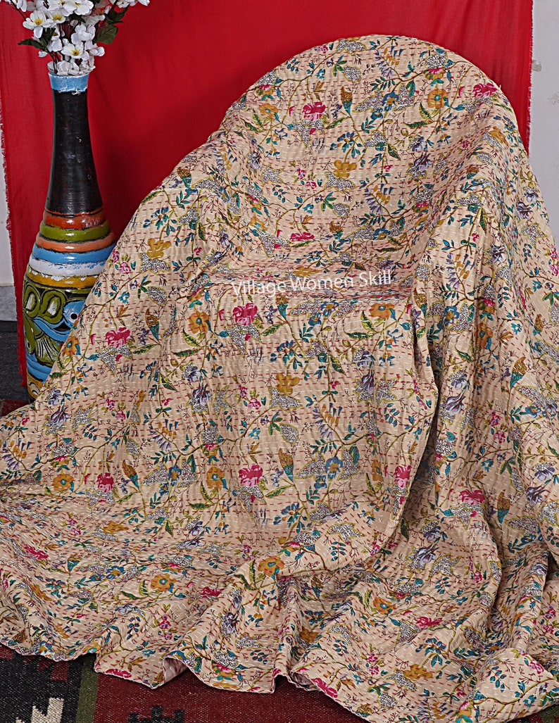 Courtepointe Kantha 100 % coton courtepointe indienne grande taille cousue à la main courtepointe bohème jetée de couette couvre-lit Kantha couettes faites main Pattern no . 4