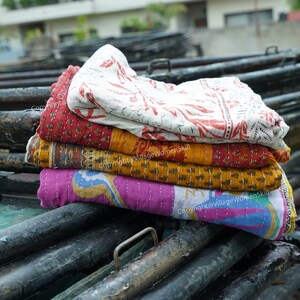 Wholesale lot of Boho bedding kantha quilt reversible quilt bedspread vintage handmade kantha throw 85X55 inches zdjęcie 7