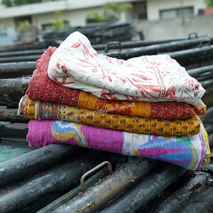 Wholesale Of Indian Vintage Kantha Quilt Handmade Throw Reversible Blanket Bedspread Cotton Fabric BOHEMIAN quilt