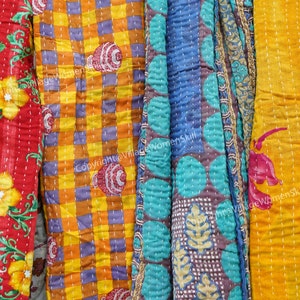 Groothandel veel Indiase vintage kantha-quilt handgemaakte omkeerbare katoenen dekens (diverse kleuren)