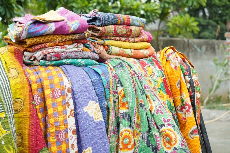 Großhandel Lot Vintage Kantha Quilt, indische Sari Quilt Kantha Decke Antike Kantha Twin Tagesdecke Bettwäsche Boho Kantha handgemachte Quilts Bild 1
