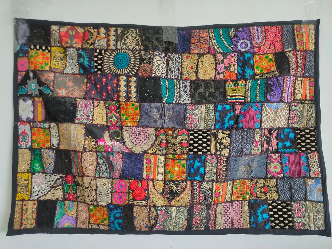 PUSHPACRAFTS Runner da tavola in stile bohémien ricamato a mano, vintage, sari indiani, cotone, patchwork, stile bohémien, colorato, decorazione indiana, arazzo