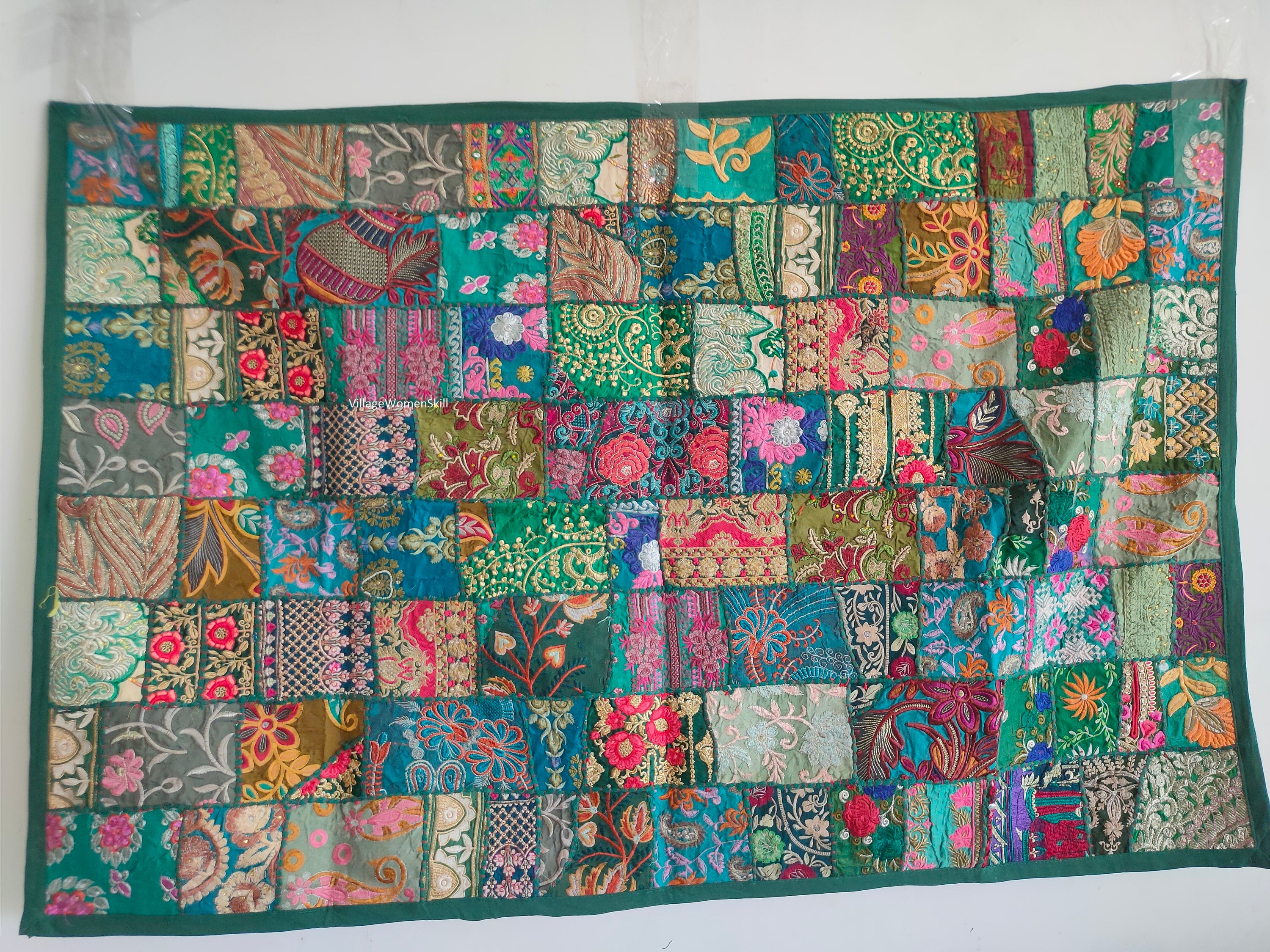 Tapisserie Murale Indienne Patchwork Vintage - Décoration Bohème Unique, Fait Main à Partir De Robes Anciennes