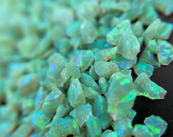Superior Kiwi Green Opal (Crushed)