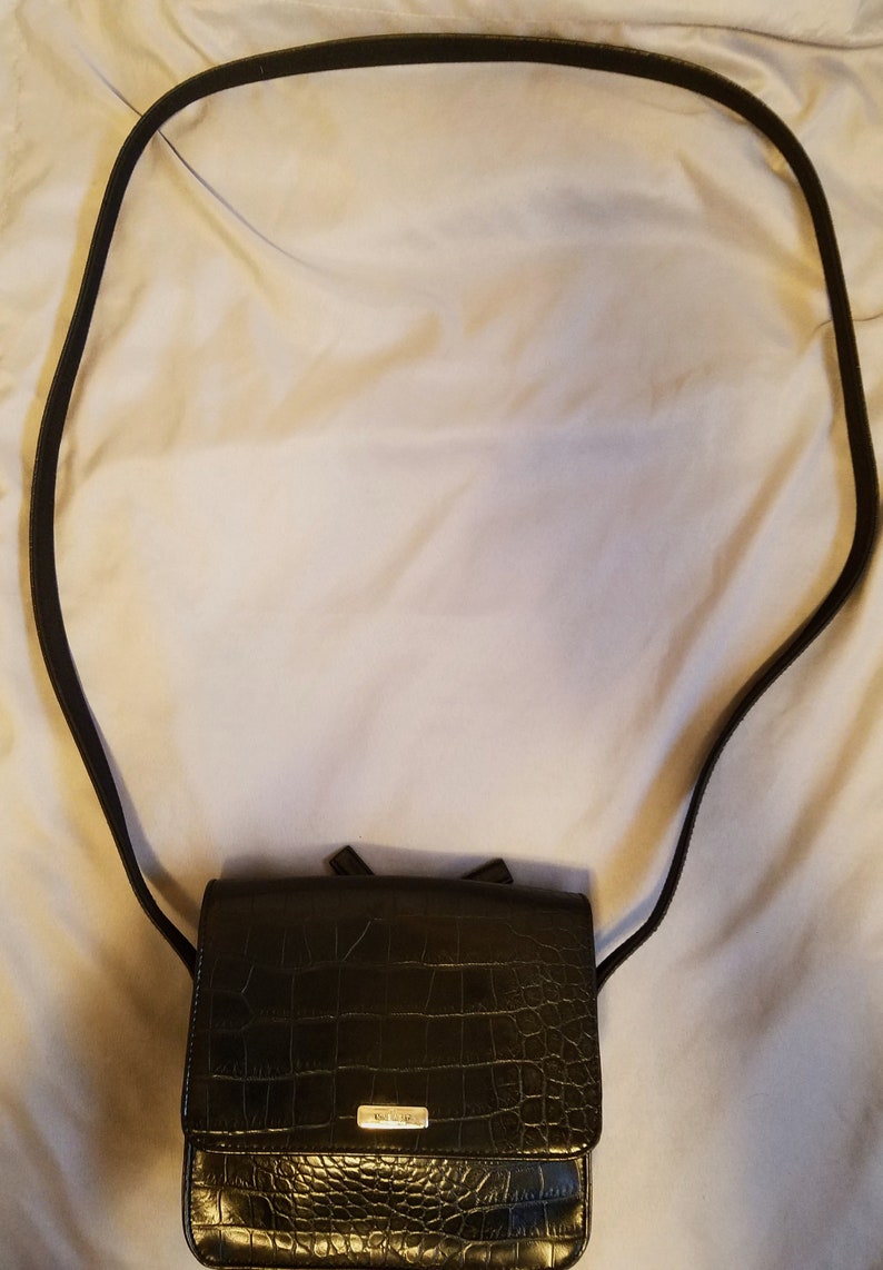 Classic Nine West crossbody purse