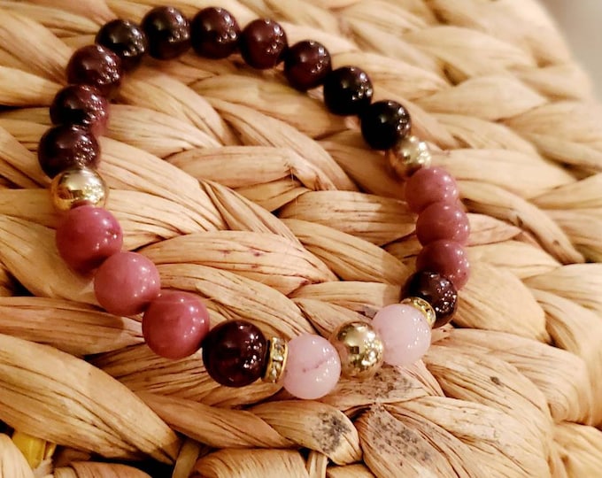 Natural Crystals Garnet & Rose Quartz Bracelet - 8mm Gemstone Beaded Chakra Bracelet - Beautiful Gift Idea for Her - Meditation Jewelry