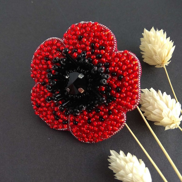 Broche de coquelicot rouge exquise, broche de coquelicot brodée à la main, bijoux en fleurs rouges, fabriquée en Ukraine