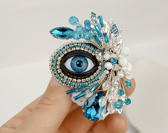 Handmade eyeball blue brooch, Realistic eyeball, Unique evil eye brooch, Halloween brooch