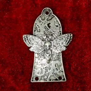 Silver Skull Moth Truss Rod Cover, Electric Guitar Metal Plate, Vintage Custom Build Part Replacement And Accessory, String Instrument DIY