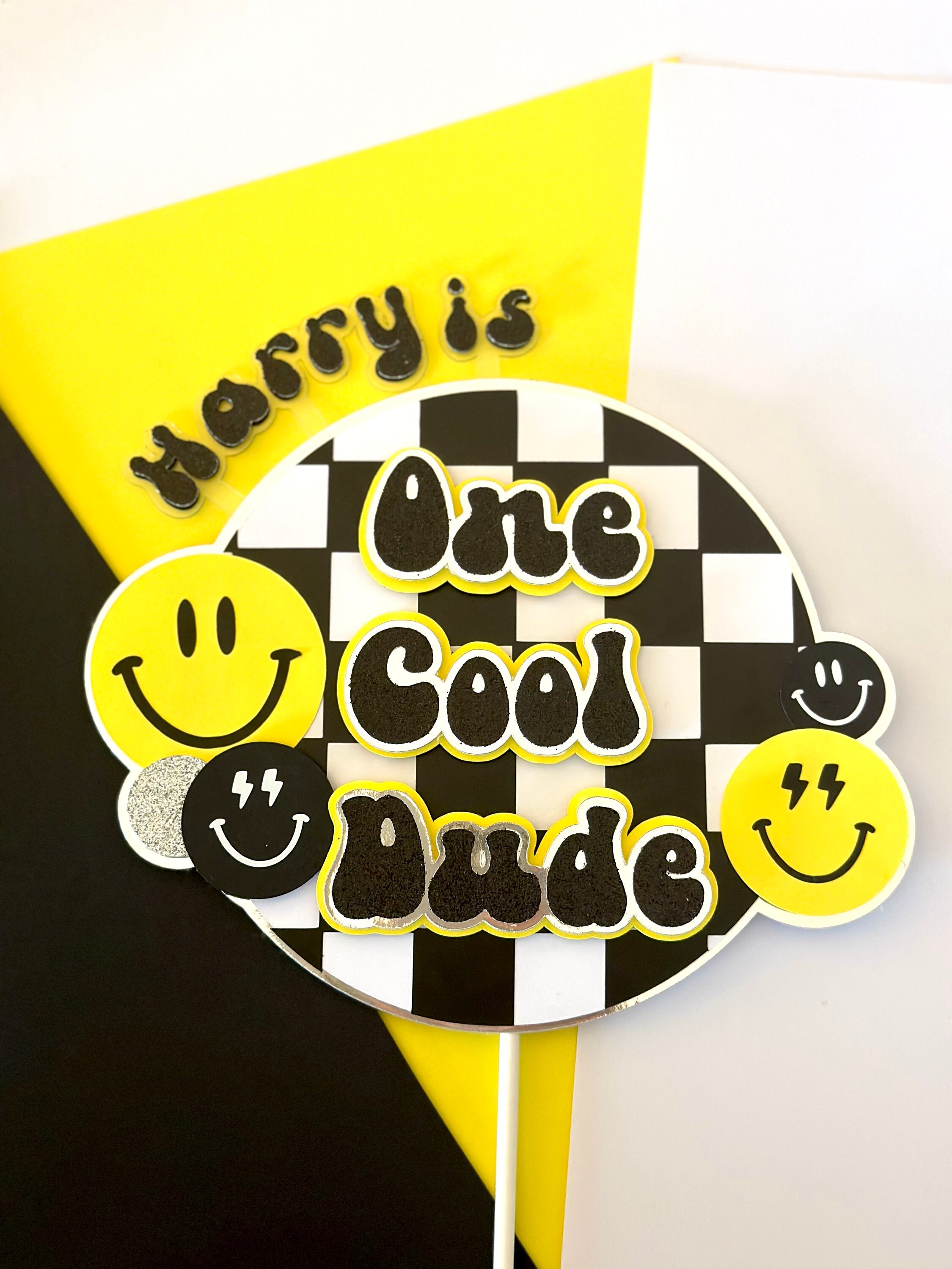 【オーダー】バースデーボード One Cool Dude, 3d Cake & Cupcake Topper Bundle, Smiley Face
