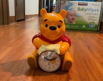 Vintage Winnie the Pooh Alarm Clock, Winnie the Pooh, Alarm Clock, Winnie the Pooh lover, gift for Winnie the Pooh Lover, Vintage gifts