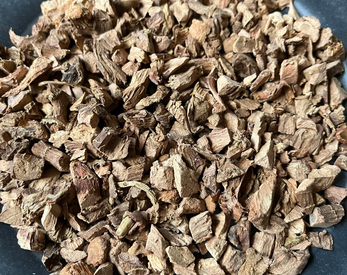 Dried Galangal Root | Low John Root | Dried Flowers | Dried Herbs | Kosher Herbs | Craft Supplies | Herbs for Tea | 1/2 Oz | Witchcraft