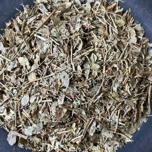 Dried Bilberry Leaf | Dried Flowers | Dried Herbs | Kosher Herbs | Craft Supplies | Herbs for Tea | 1/2 Oz | Witchcraft