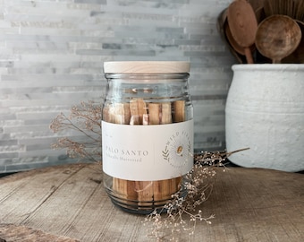 Palo Santo en tarro de cristal decorativo con tapa de madera, 15 piezas de origen ético, decoración natural del hogar