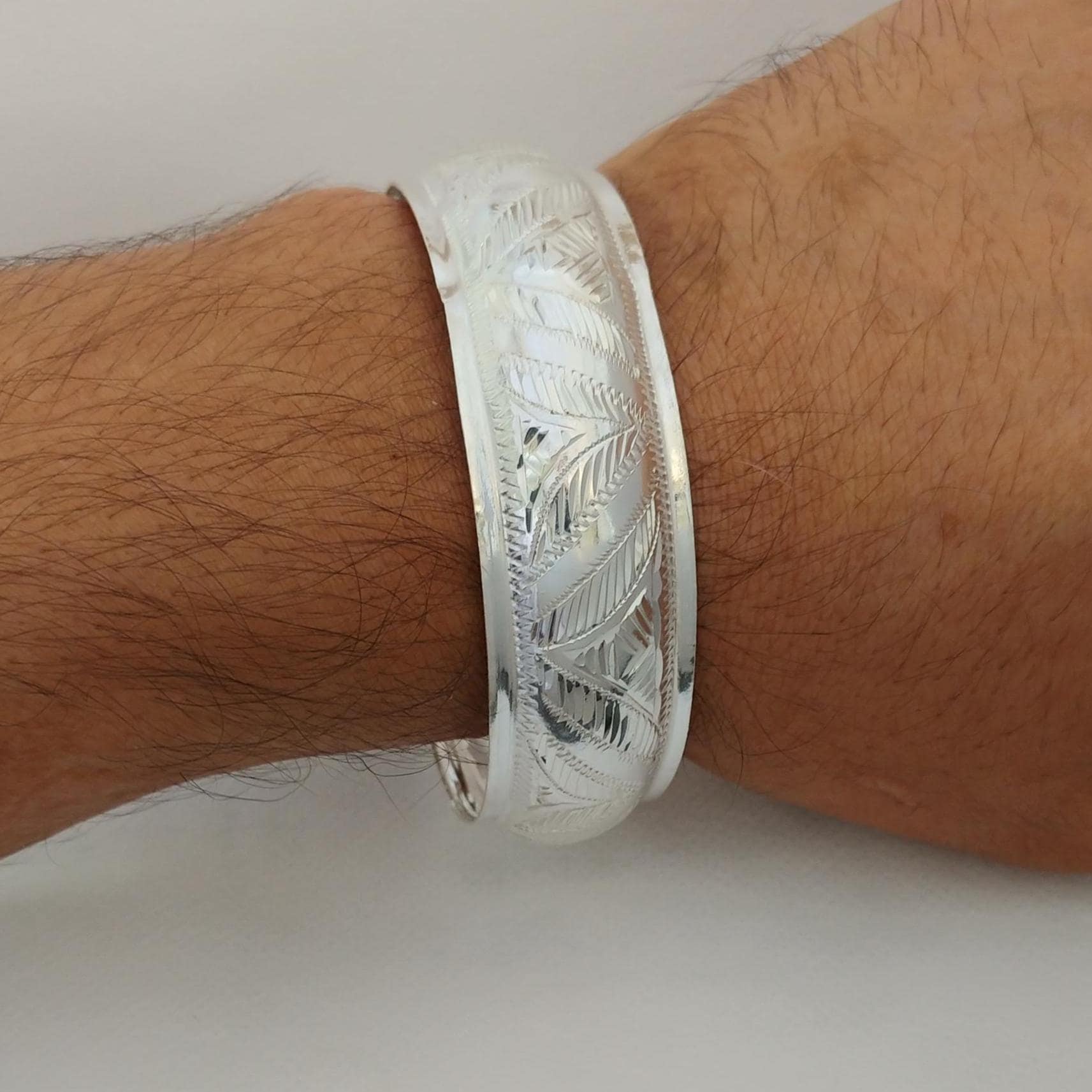 Bracelet Jonc Vintage Sculpté Motif Bouc - Ancien, Matière Noble - Occasion