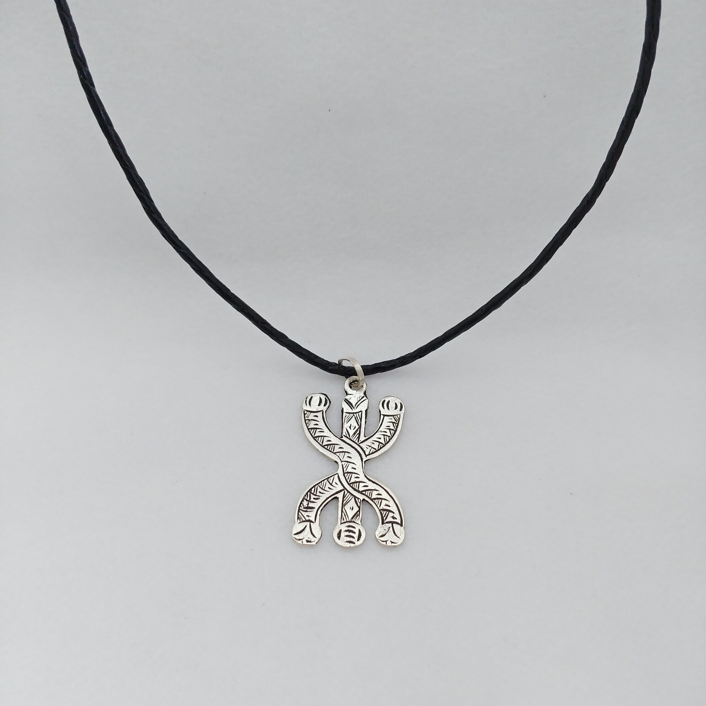 Collier Ancien Ethnique Berbère/kabyle/touareg Avec Breloques - Argenté, Métal, Occasion Bon état