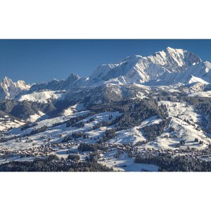 Schnee auf dem Dorf Crest-Voland unter dem Mont Blanc