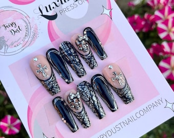 Black and silver gothic Press on nails | gothic nails | glue on nails | fake nails | false nails