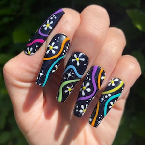 Black Rainbow Swirl and Daisy Press On Nails | festival nails | fake nails | false nails | glue on nails | stick on nails