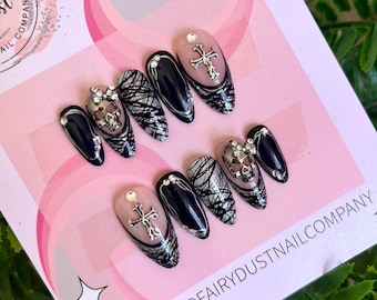 Gotisch kruis en schedel zwart en chroom pers op nagels | lijm op nagels | op de nagels plakken |nepnagels | kunstnagels | gotische nagels