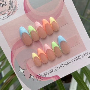 Primavera Pastel French Tip Press On Nails | cola nas unhas | unhas postiças | unhas postiças | unhas de primavera | unhas de verão
