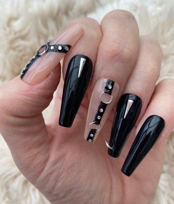 Press on Nails Short Round Nails, Black Gothic Fake Nails Squoval Halloween  Goth Glue on Nails for Women UV Matte Acrylic False Nail Kits Fall Winter  Stick on Nails Reusable Full Cover