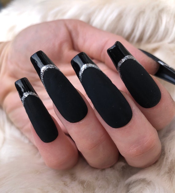 Pin em Grey matte nails