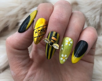 Bumble Bee Press on Nails | stick on nails | fake nails | false nails | glue on nails