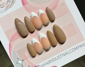 Manicura francesa con uñas postizas y cristales / uñas postizas / uñas postizas / uñas adhesivas
