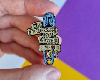 Emaille pin You Are Safe With Me • Badge LGBTQ-bondgenoot • Safe Space-pin voor leraren en verpleegkundigen • Ondersteunende Pride-pin