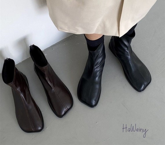flat heel zipper boots