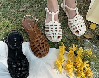 closed toe casual sandals