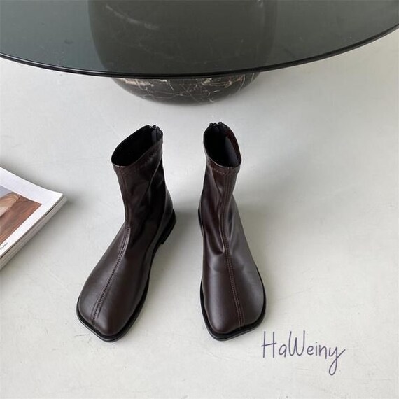 flat heel zipper boots