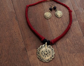 ¡Colgantes Dokra! ¡Conjuntos de collares con colgantes! ¡Colgantes exclusivos y hechos a mano! ¡Arte tribal! ¡Joyería de moda! ¡Regalos navideños! ¡10 estilos! ¡Regalos para Diwali!