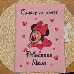 Protège carnet de santé personnalisé minnie carnet de santé avec prénom date de naissance cadeau naissance bébé fille fait mains image 4