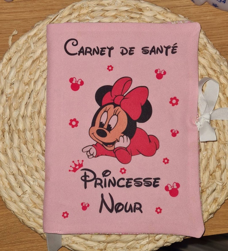 Protège carnet de santé personnalisé minnie carnet de santé avec prénom date de naissance cadeau naissance bébé fille fait mains image 4