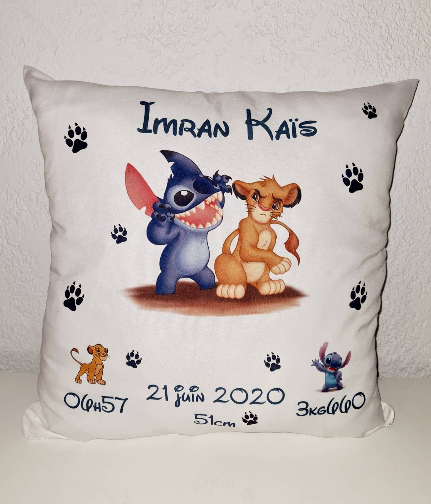Coussin Naissance Personnalisé Stitch & Roi Lion, Cadeau de Naissance