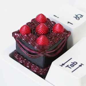 ゴシック ストロベリー ケーキ デザート アーティザン キーキャップ | Cherry MX メカニカル キーボード用のかわいいミニチュア フード キー