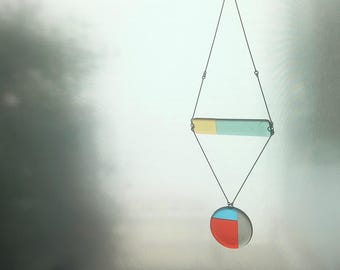 Móvil abstracto de vidrio, arte en vidrio fusionado colorido, decoración de escultura colgante moderna