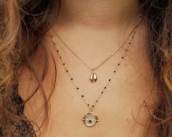 Collar de capas con brújula • Cadena de cuentas doradas • Conjunto delicado para combinar • Joyería de verano • Regalo para ella