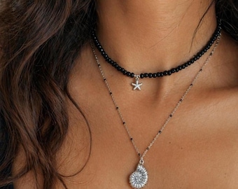 Collar de cuentas negras • Conjunto de verano plateado • Collar playero de capas • Conchas y estrellas de mar • Joyería boho chic