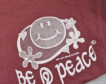Graphic Tee Festival Clothing | Cartoon Smiley Face Shirt | Retro Hippie Unisex T-Shirt |  Cedar Red