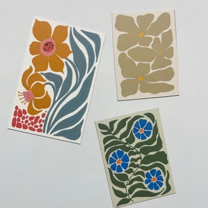 Flower Refrigerator Magnet, Squished flower design, Groovy Magnets for fridge