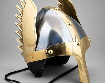 Middeleeuwse gevleugelde kroonhelm, gouden krijgerhelm, gotische pantsersteun, LARP-cosplayhelm, zendspoel fantasiekostuum