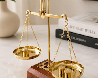 Vintage Style Brass Balance Scale on Wooden Base – Gold & Diamond Merchant Scale