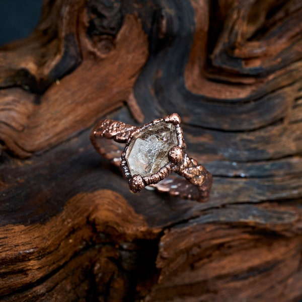 Dark Herkimer diamond ring with twisted copper band. Unique raw crystal jewelry. Rustic alternative promise ring. Fantasy celtic inspired.