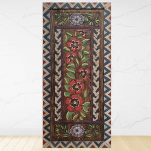Blumenmuster-hölzerne Eingangstür, rustikale Eingangstür, hölzerne Scheunentür, hölzernes Blumentürmodell, Tür-Handschnitzen, Massivholztür