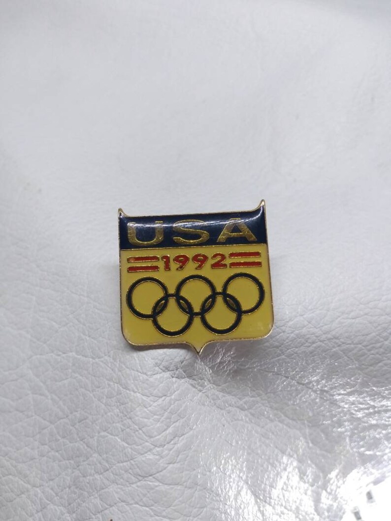 Team USA Barcelona 1992 Summer Olympic Games Antique Pinback Vintage Collectable sports athletes Boat Team USA racing sailing Competition