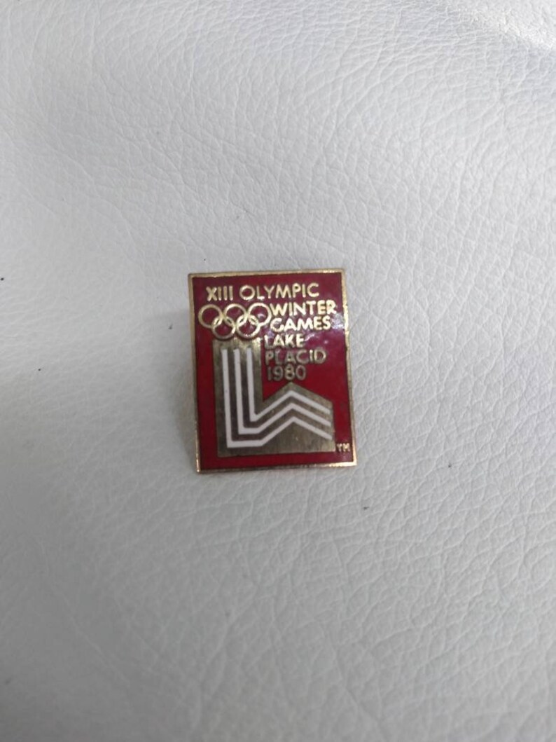 Lake Placid XIII New York NY Winter Games 1980 Antique Collector Pinback Push Pin Vintage sports Gift for Athletes Memorabilia Team USA art
